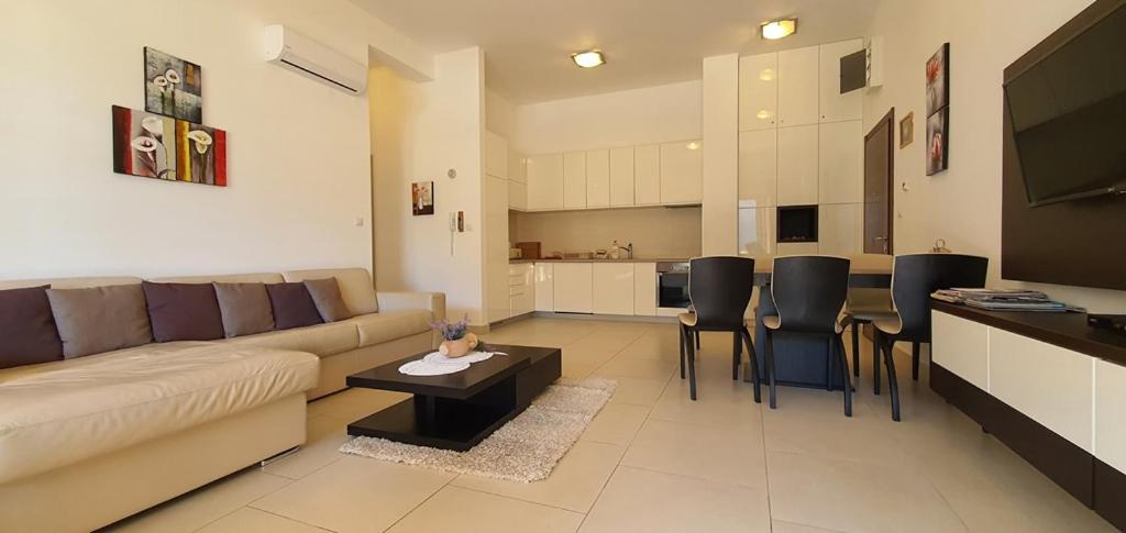 Lavender Bay Apartment Dee B02 Дони-Моринь Экстерьер фото